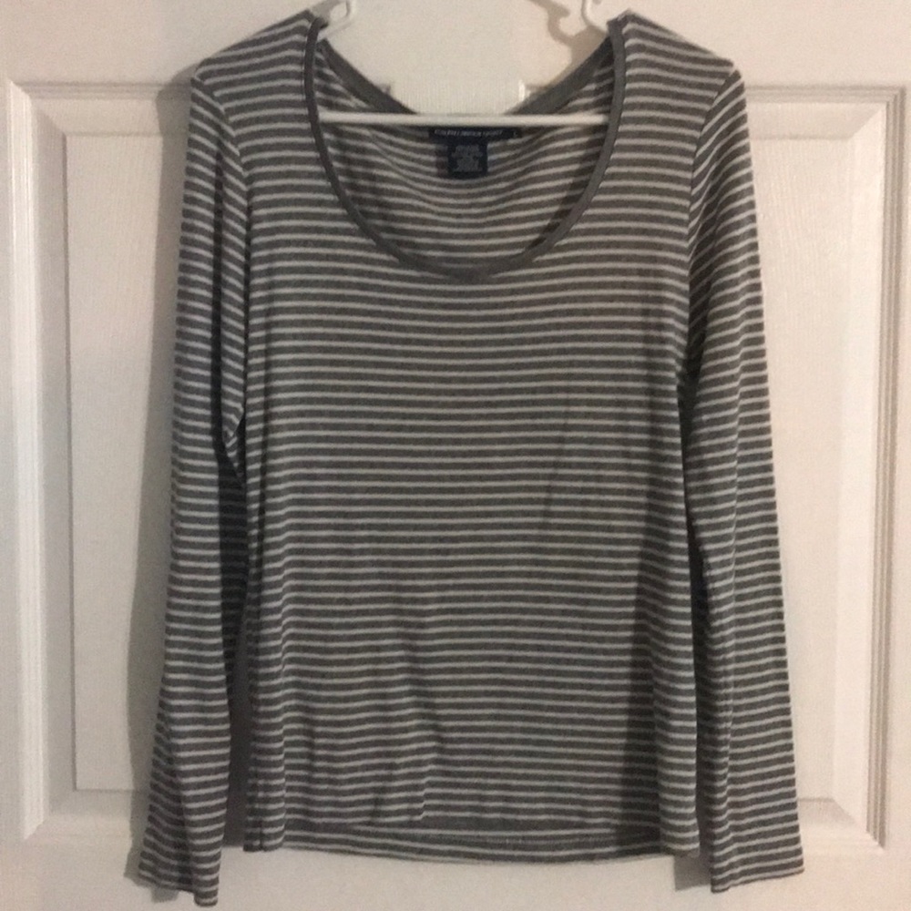 🌻 5 for $15 🌻 Scoop Neck Tee